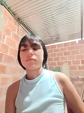 triana-hot18's Live XXX Chat