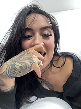 EmmyEvans1's Live XXX Chat