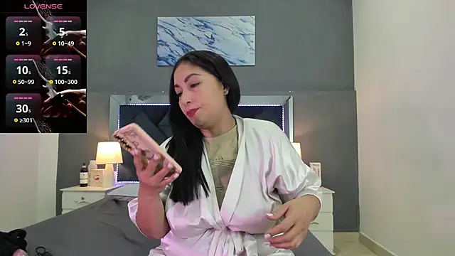 Lauralove_69 Chat XXX in diretta