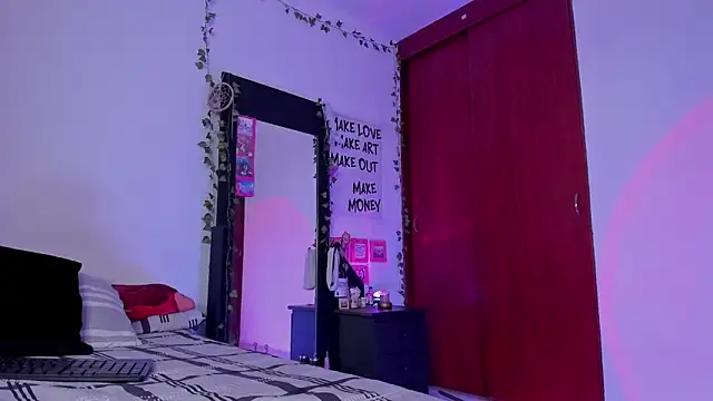 little_kayla_'s Live XXX Chat