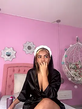 CannelaSmith's Live XXX Chat