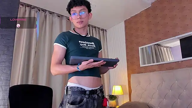 liam_twiink's Live XXX Chat