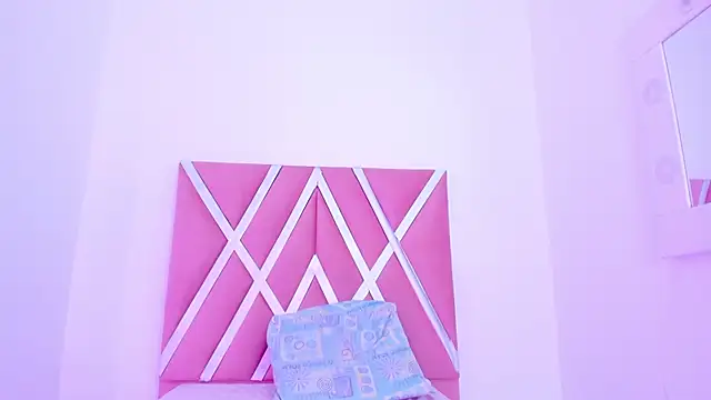 emilysejmet's Live XXX Chat