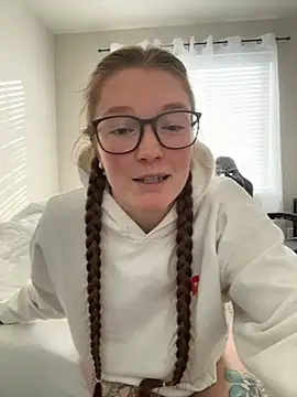 PussiesnCream_'s Live XXX Chat