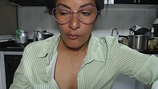 kateleyagrey's Live XXX Chat