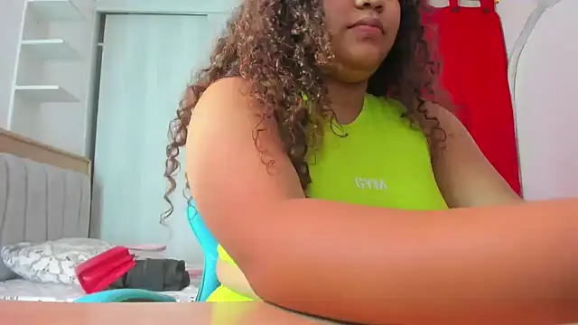 Lunastar02: онлайн-секс-чат