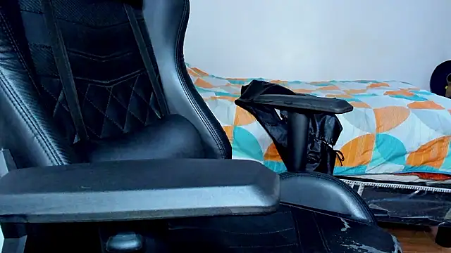 Tommy_Bred Live XXX-chat