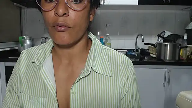 kateleyagrey's Live XXX Chat