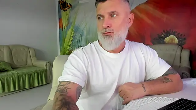 BlowMyXXL Live XXX Chat