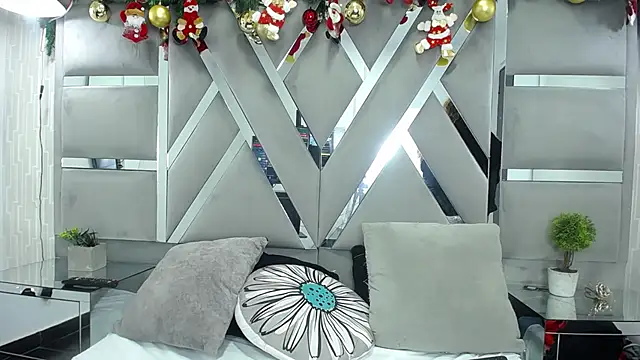 MonzerratBoyerのライブXXXチャット