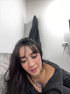 EmmyEvans1's Live XXX Chat