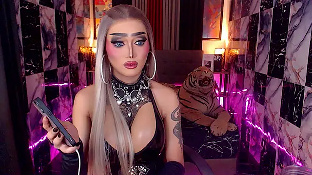 IndestructibleLily 在線直播表演