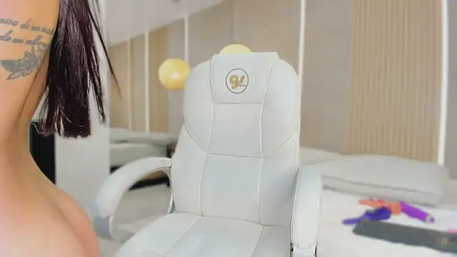 ariadna_oslen's Live XXX Chat