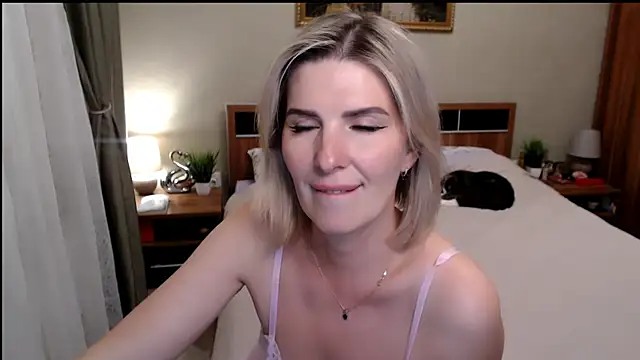 sensualEmilia's Live XXX Chat