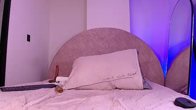 lilylovely_'s Live XXX Chat