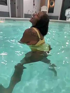 HaloRodeoLover2's Live XXX Chat