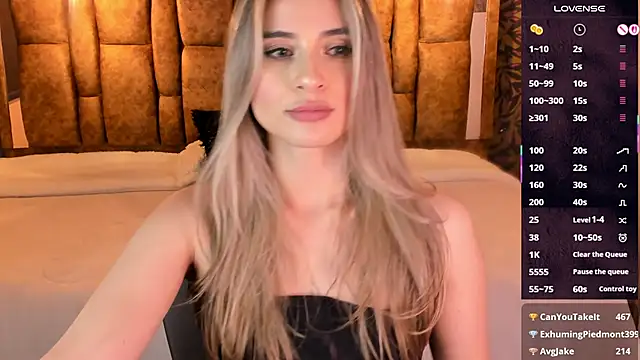 KiaraCarter Chat XXX in diretta