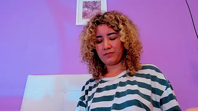 XXX chat uživo modela Charlotte11-11