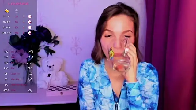 KindHazelHere_'s Live XXX Chat