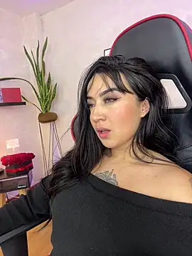 EmmyEvans1's Live XXX Chat