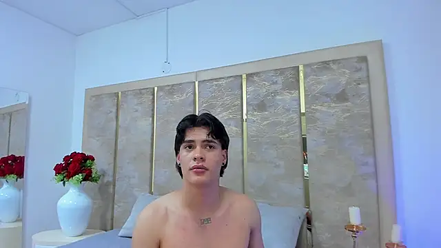 BenitoSaenz's Live XXX Chat