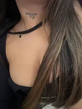 LunaBaker-1's Live XXX Chat