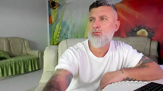 BlowMyXXL's Live XXX Chat