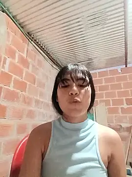 triana-hot18's Live XXX Chat