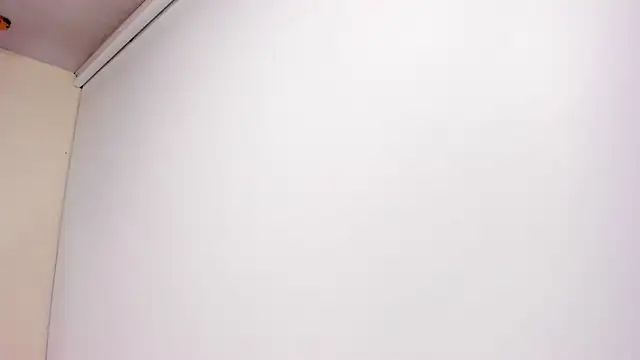 Cherllynn: онлайн-секс-чат