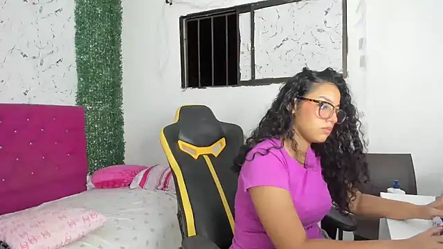 emily_stars1's Webcam Show