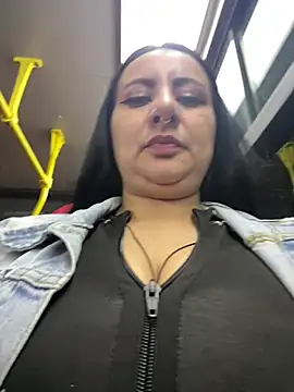 Abril_Luv élő XXX-chatje