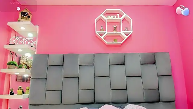 DaleskaSanchez's Live XXX Chat