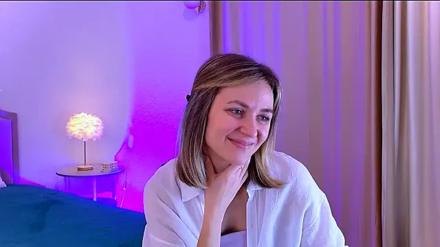 EmeraldGlow's Live XXX Chat