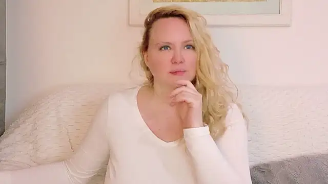 Sarah4you's Live XXX Chat