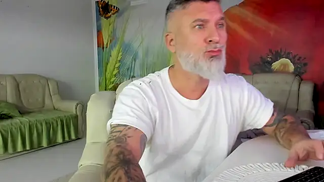 BlowMyXXL's Live XXX Chat