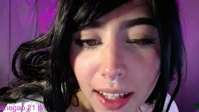 shayla_bbs' Live XXX Chat