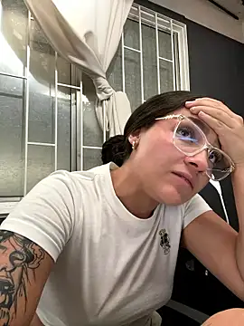 Alyha_Cortes' Live XXX Chat