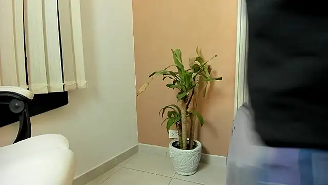 eren_jeager Chat XXX in diretta