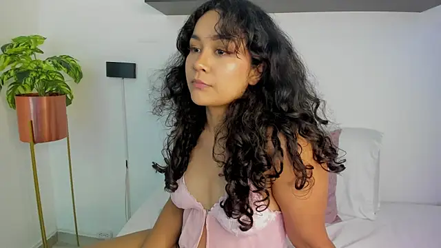 rossie_lanie_'s Live XXX Chat