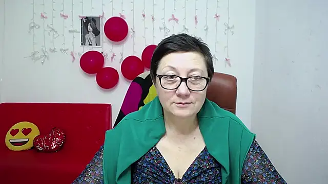 EmilyL0ve's Live XXX Chat