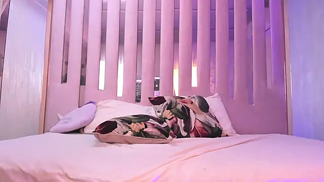 VioletteRoselle's Live XXX Chat