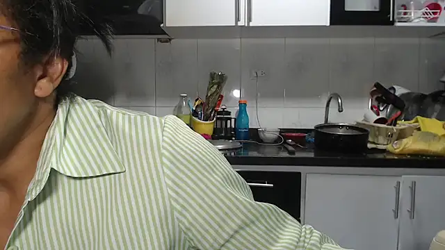 kateleyagrey's Live XXX Chat