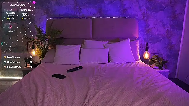 KiraRoxx's Live XXX Chat