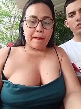 Dirty-Momm-Divorced-Hot's Live XXX Chat