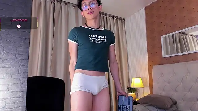 liam_twiink live XXX chat