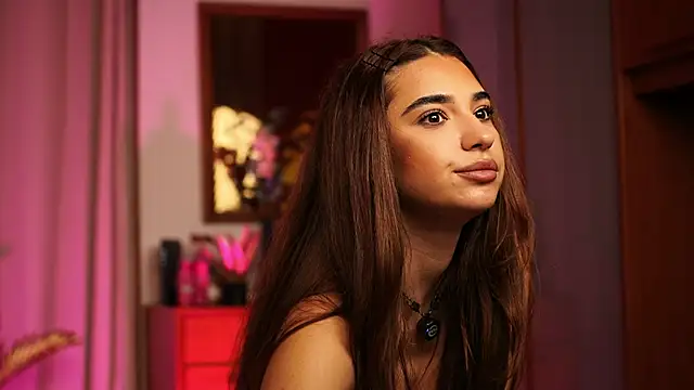 ItalianGirl live XXX chat