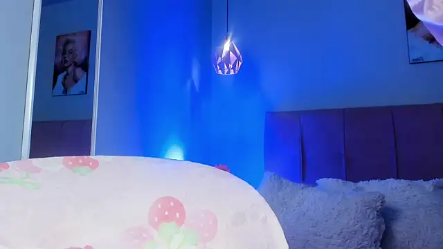 ela_petit: онлайн-секс-чат