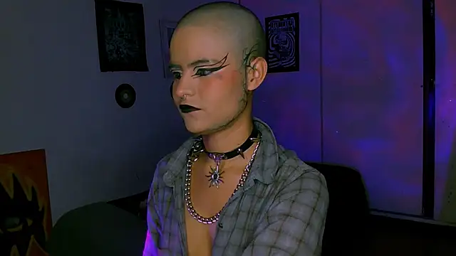 alex_one888 Adlı Modelin Canlı XXX Sohbeti