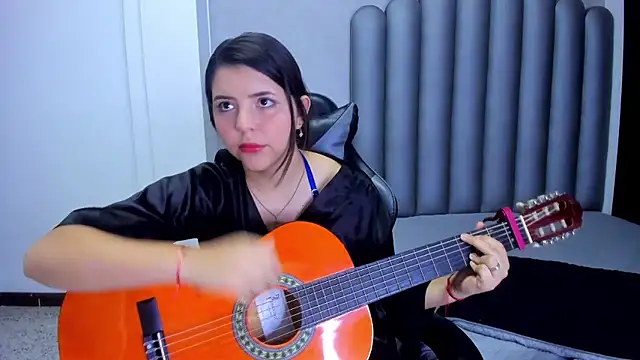 Chat XXX ao vivo de Charlotte-Star