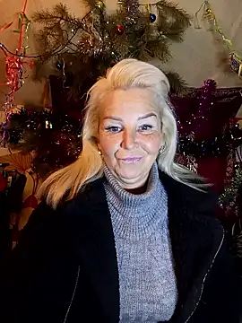 CassandraSandra44 élő XXX-chatje
